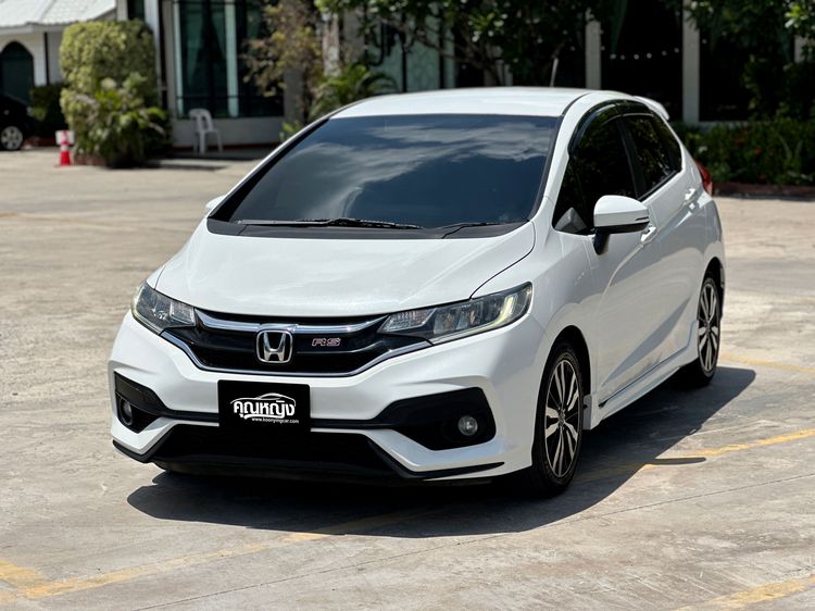 รถ Honda Jazz 1.5 RS i-VTEC สี ขาว