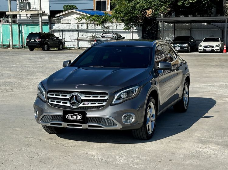 รถ Mercedes-Benz GLA-Class GLA200 สี เทา