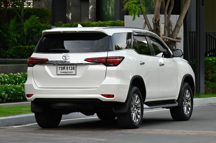 Toyota Fortuner 2021 2.4 V Utility-car ดีเซล ไม่ติดแก๊ส เกียร์อัตโนมัติ ขาว รูปที่ 4