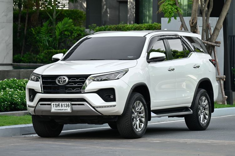 40,000 km Toyota Fortuner 2.4 V Minorchange รถบ้านมือเดียวใช้งานน้อย สภาพดีเยี่ยม