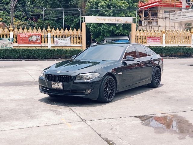 รถ BMW Series 5 520d สี ดำ