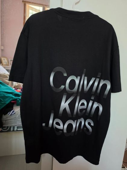 เสื้อยืด CALVIN KLEIN สีดำสภาพใหม่ รูปที่ 2