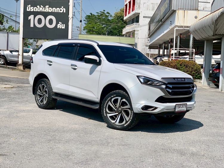 รถ Isuzu MU-X 3.0 Ultimate AT 4WD สี ขาว