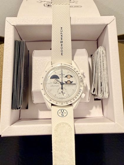  นาฬิกา Omega x Swatch Bioceramic MoonSwatch Mission to Earthphase Moonshine Gold  รูปที่ 6
