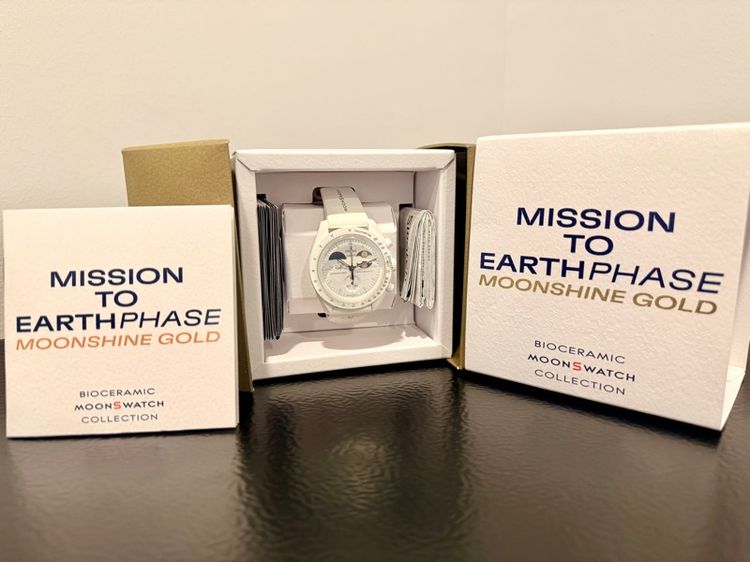  นาฬิกา Omega x Swatch Bioceramic MoonSwatch Mission to Earthphase Moonshine Gold  รูปที่ 3