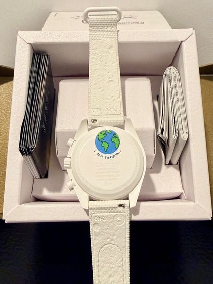  นาฬิกา Omega x Swatch Bioceramic MoonSwatch Mission to Earthphase Moonshine Gold  รูปที่ 8