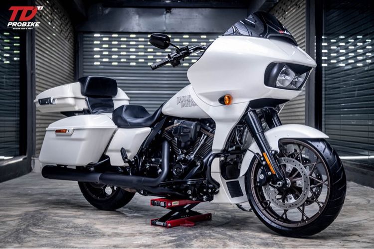BMW ขายHD RoadGlide ST117 ปี2024 วิ่งน้อยมพร้อมของแต่ง