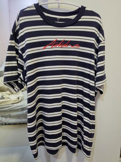 เสื้อยืด Adidas ลายริ้ว สีกรมครีมขาว