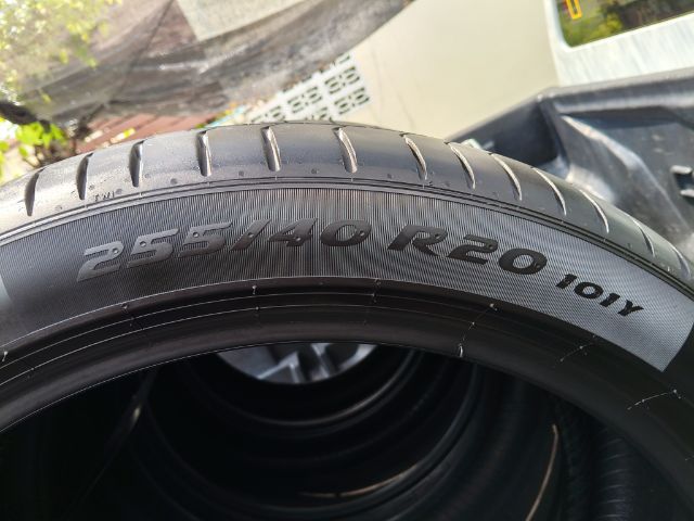 ยาง PIRELLI  P ZEROล้อหน้าขนาด 255 40 20 ล้อหลังขนาด 285 35 20ยางติดรถBENZ S580 W223 มาตอนป้ายแดงใช้งานไป 12,000 KM. สภาพใหม่ดอกเต็มไม่เคยปะ รูปที่ 2