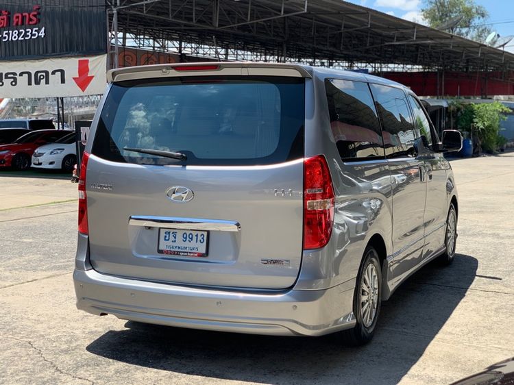 Hyundai H-1  2018 2.5 Deluxe Van ดีเซล ไม่ติดแก๊ส เกียร์อัตโนมัติ บรอนซ์เงิน รูปที่ 4