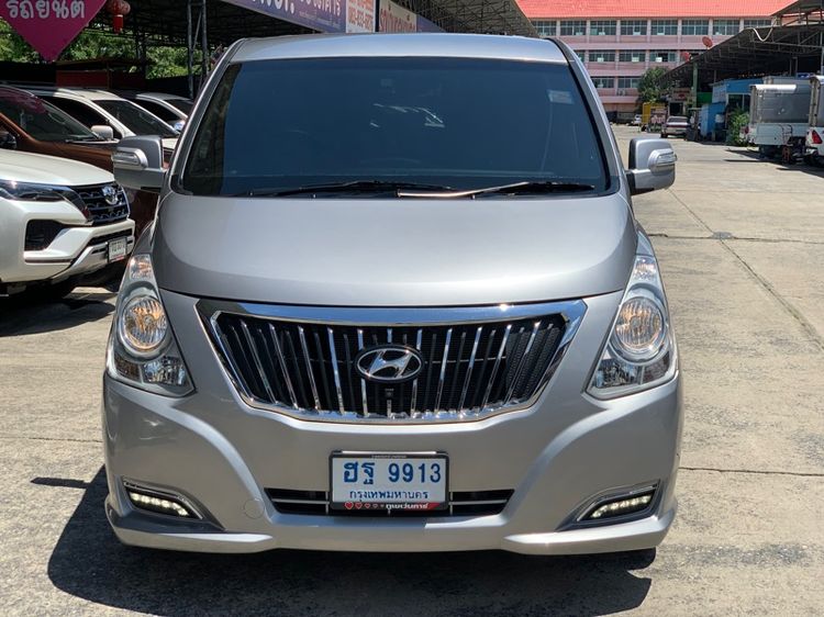 Hyundai H-1  2018 2.5 Deluxe Van ดีเซล ไม่ติดแก๊ส เกียร์อัตโนมัติ บรอนซ์เงิน รูปที่ 3