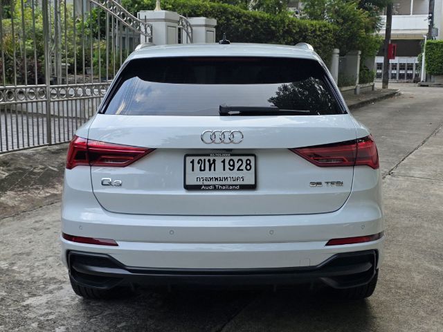 Audi Audi Q3  2021 2.0 TFSI AWD Utility-car เบนซิน ไม่ติดแก๊ส เกียร์อัตโนมัติ ขาว