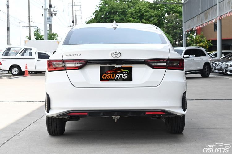 Toyota Yaris ATIV 2023 1.2 Smart Sedan เบนซิน ไม่ติดแก๊ส เกียร์อัตโนมัติ ขาว รูปที่ 4