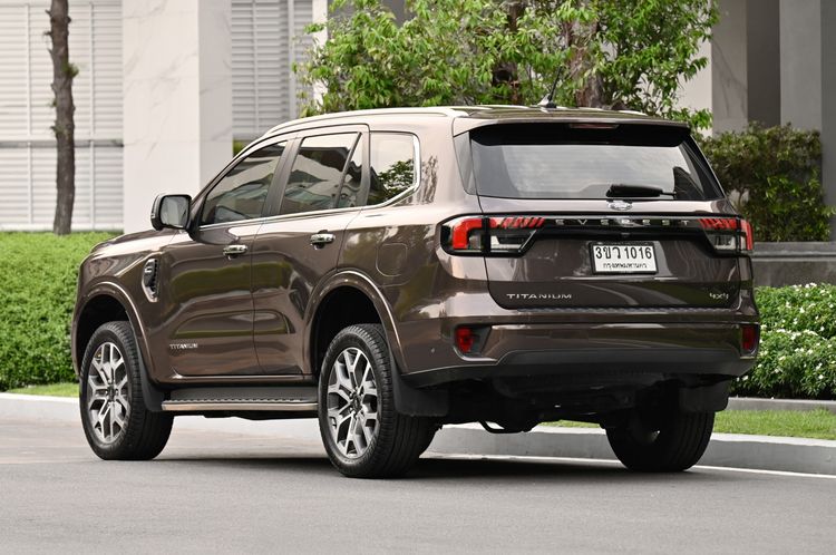 Ford Everest 2023 2.0 Bi-Turbo Titanium+ 4WD Utility-car ดีเซล ไม่ติดแก๊ส เกียร์อัตโนมัติ น้ำตาล รูปที่ 3