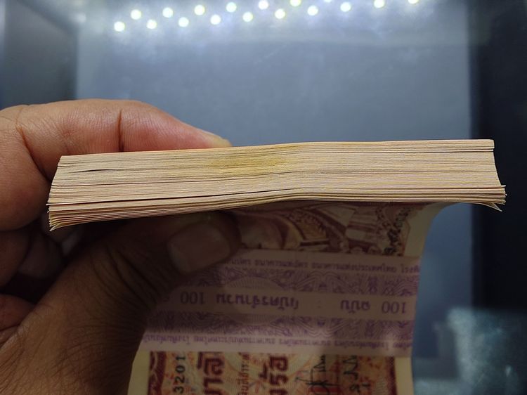 ธนบัตรยกแหนบ 100 ใบ เรียงเลข (มีเลข 9 หน้า 9 หลัง) ธนบัตร 100 บาท แบบ 12 ช้างแดง เลข 7 หลัก พ.ศ.2521 รูปที่ 5