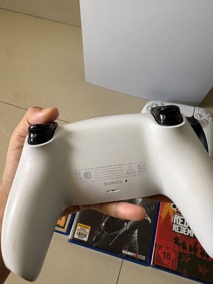 PS 5 รุ่นใส่แผ่น รูปที่ 5