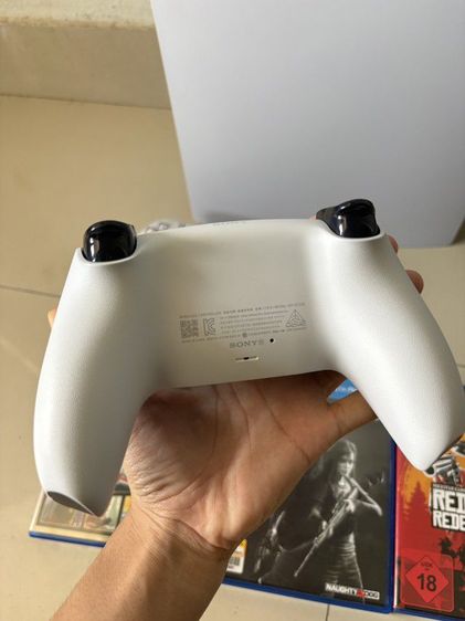 PS 5 รุ่นใส่แผ่น รูปที่ 6