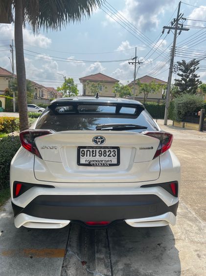 Toyota C-HR 2019 1.8 Hybrid Mid Sedan ไฮบริด ไม่ติดแก๊ส เกียร์อัตโนมัติ ขาว รูปที่ 3