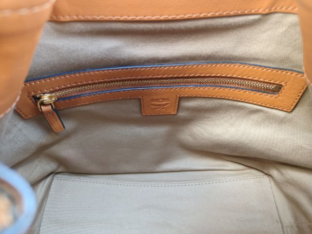 กระเป๋า MCM Klassik Drawstring Bag ลาย Visetos Cognac ทรงขนมจีบ ของแท้ มีใบรับประกันครบ  รูปที่ 5