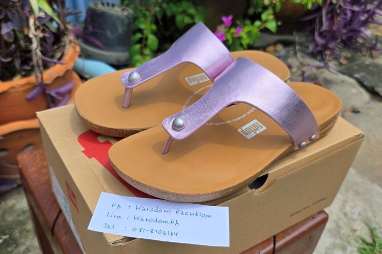 รองเท้าแตะแบบมีหูและแบบสวม หนังแท้ UK 4.5 | EU 37 1/3 | US 6 รองเท้า Fitflop ของแท้ รุ่น Iqushion Metallic-Leather เบอร์ US6