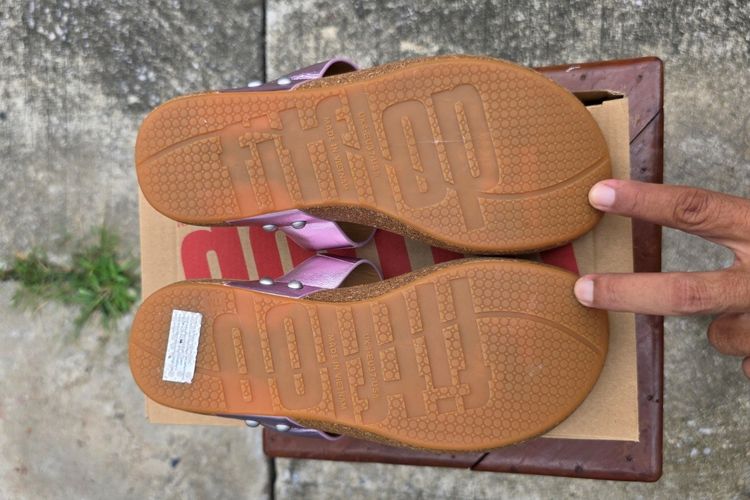 รองเท้า Fitflop ของแท้ รุ่น Iqushion Metallic-Leather เบอร์ US6 รูปที่ 10