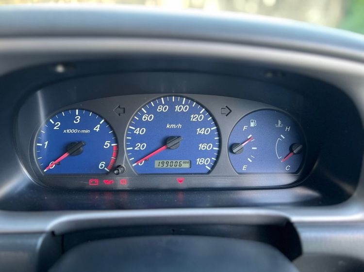 รถ Ford Ranger 2.5 XLT สี ขาว