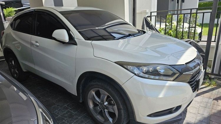 รถ Honda HR-V 1.8 E สี ขาว