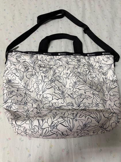 กระเป๋า le sportsac ของแท้ ใบใหญ่น้ำหนักเบา