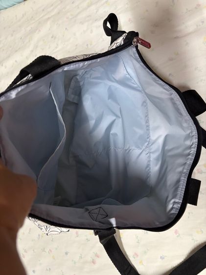 กระเป๋า le sportsac ของแท้ ใบใหญ่น้ำหนักเบา รูปที่ 6