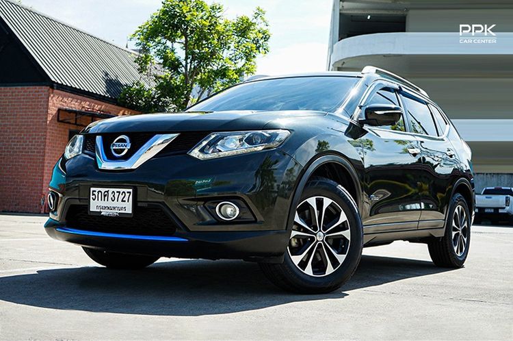 รถ Nissan X-Trail 2.0 V Hybrid 4WD สี เขียว