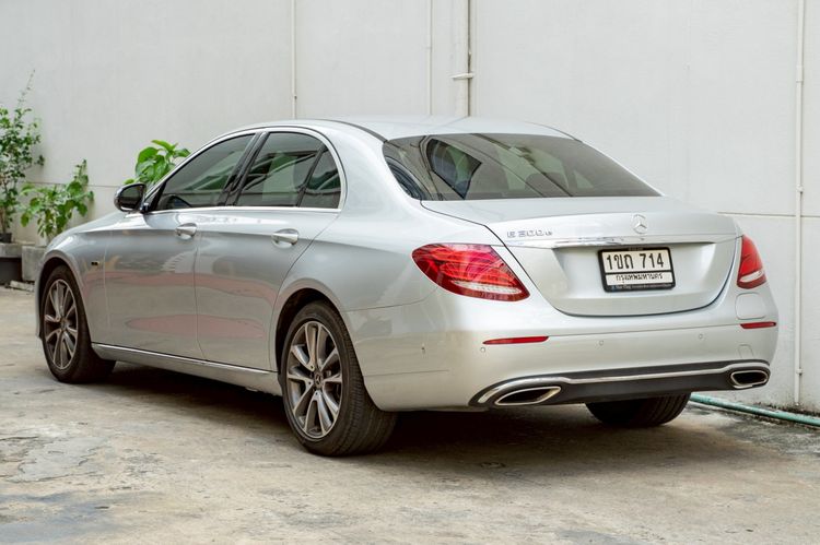 Mercedes-Benz E-Class 2020 E300 Sedan ปลั๊กอินไฮบริด (PHEV) ไม่ติดแก๊ส เกียร์อัตโนมัติ บรอนซ์เงิน รูปที่ 2
