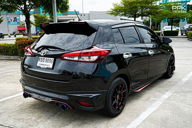 Toyota Yaris 2021 1.2 Entry Sedan เบนซิน ไม่ติดแก๊ส เกียร์อัตโนมัติ ดำ รูปที่ 4
