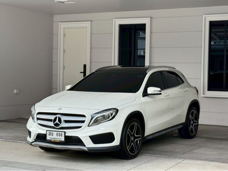รถ Mercedes-Benz GLA-Class GLA250 สี ขาว