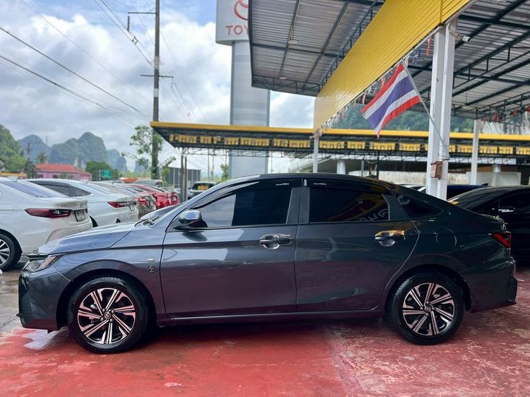 Toyota Yaris ATIV 2022 1.2 Sport Sedan เบนซิน ไม่ติดแก๊ส เกียร์อัตโนมัติ เทา รูปที่ 4