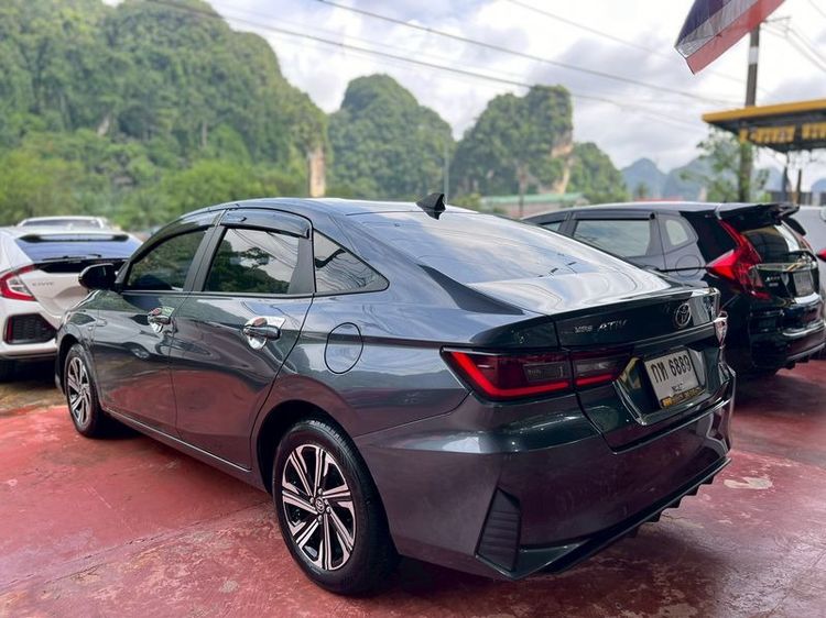 Toyota Yaris ATIV 2022 1.2 Sport Sedan เบนซิน ไม่ติดแก๊ส เกียร์อัตโนมัติ เทา รูปที่ 3