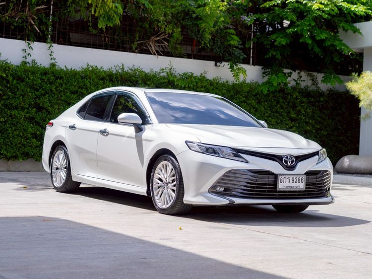 รถ Toyota Camry 2.5 G สี ขาว
