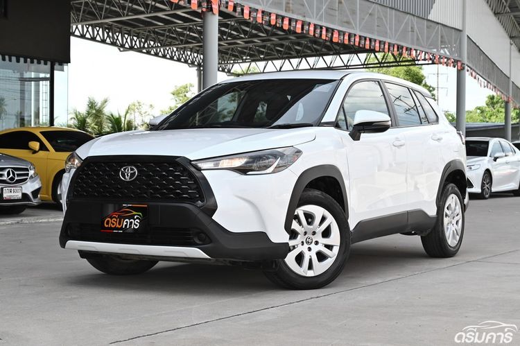 รถ Toyota Corolla Cross 1.8 Sport สี ขาว