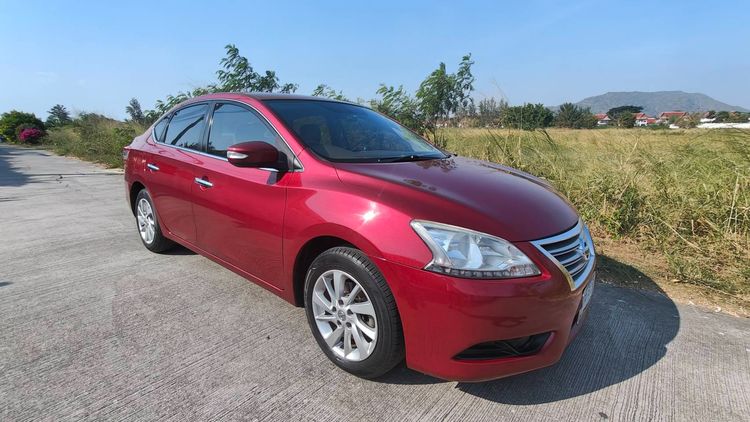 รถ Nissan Sylphy 1.6 V สี แดง