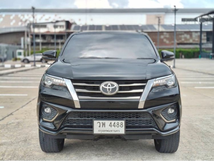 Toyota Fortuner 2018 2.8 TRD Sportivo 4WD Utility-car ดีเซล ไม่ติดแก๊ส เกียร์อัตโนมัติ ดำ รูปที่ 4