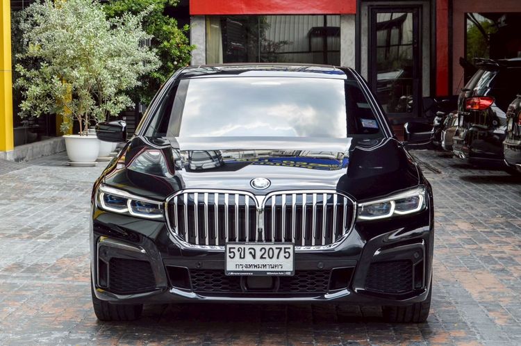 BMW Series 7 2022 745Le Sedan ปลั๊กอินไฮบริด (PHEV) ไม่ติดแก๊ส เกียร์อัตโนมัติ ดำ รูปที่ 2