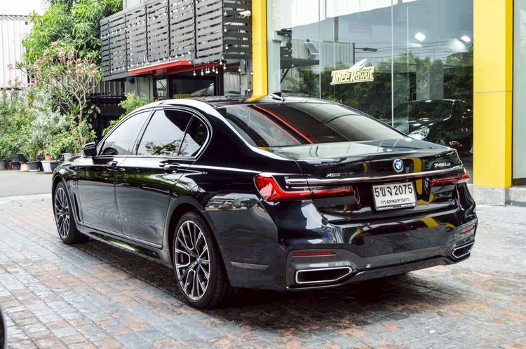 BMW Series 7 2022 745Le Sedan ปลั๊กอินไฮบริด (PHEV) ไม่ติดแก๊ส เกียร์อัตโนมัติ ดำ รูปที่ 3