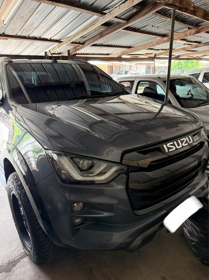 รถ Isuzu D-MAX 3.0 Vcross M 4WD สี เทา