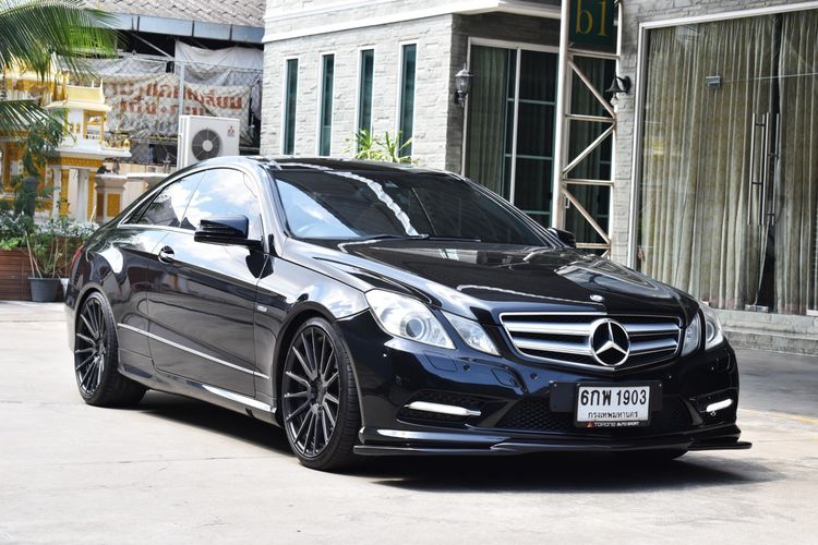 Mercedes-Benz E-Class 2012 E200 CGI Sedan เบนซิน ไม่ติดแก๊ส เกียร์อัตโนมัติ ดำ รูปที่ 3