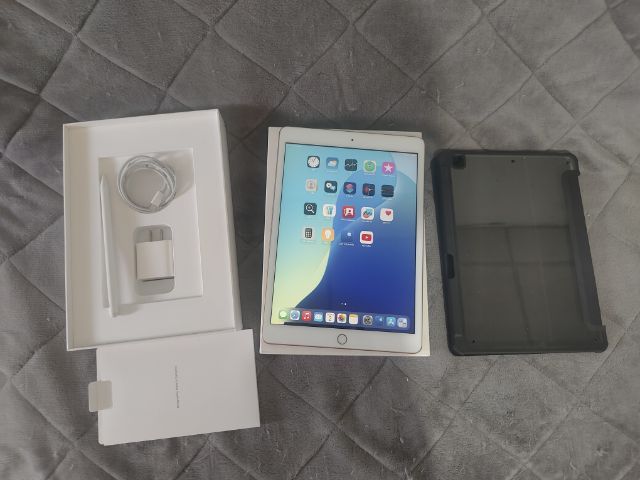 ipad Gen8 32Gb. wifiครบกล่อง เครื่องสวย