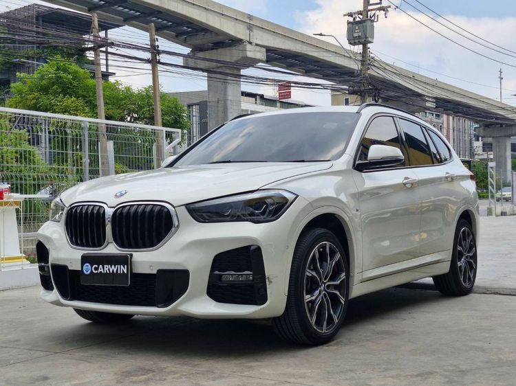 รถ BMW X1 2.0 sDrive20d M Sport สี ขาว