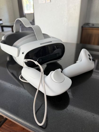 อื่นๆ เครื่องเล่น VR เชื่อมต่อไร้สายได้ VR Pico 4 ULTRA 256gb like new.