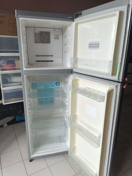 ขายตู้เย็น Toshiba 6 คิวใช้งานได้ปกติทุกอย่าง รูปที่ 2