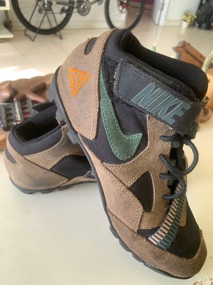 รองเท้าปั่นจักนยานวินเทจ MTB NIKE