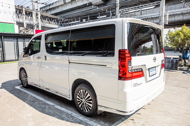 Toyota Majesty 2020 2.8 Premium Van ดีเซล ไม่ติดแก๊ส เกียร์อัตโนมัติ ขาว รูปที่ 3