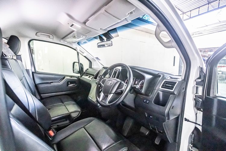 Toyota Majesty 2020 2.8 Premium Van ดีเซล ไม่ติดแก๊ส เกียร์อัตโนมัติ ขาว รูปที่ 4